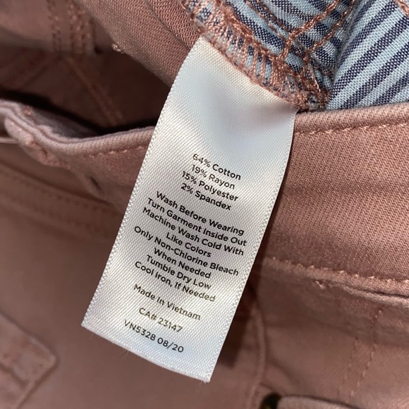 2 for $20 or 5 for $40
TALBOTS JEANS - SIZE 8 - Picture 10 of 11